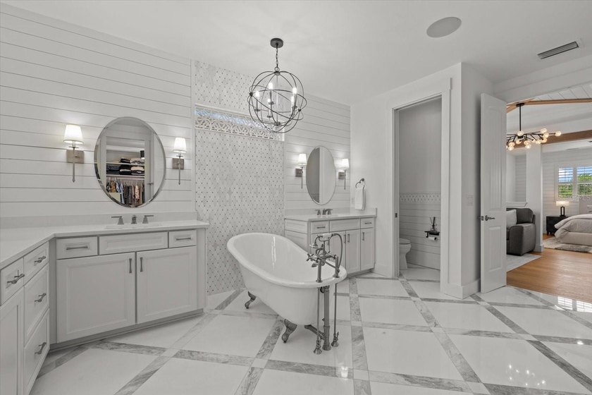 A masterclass in luxury living, this extensively customized - photo 38