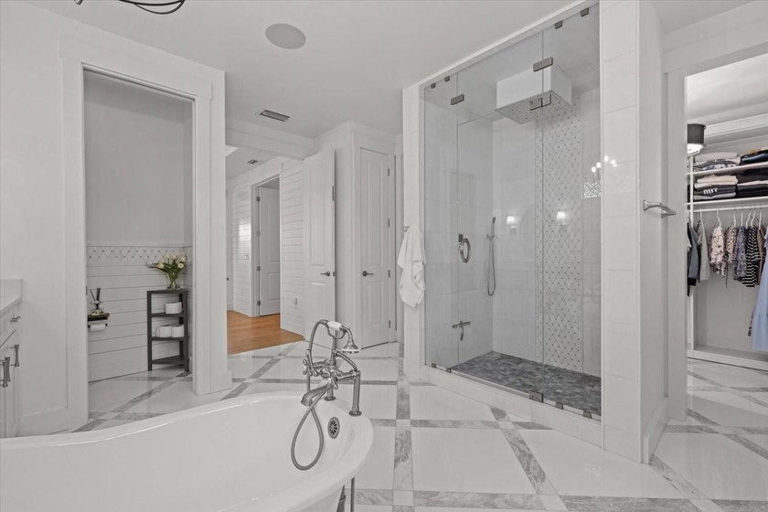 A masterclass in luxury living, this extensively customized - photo 39