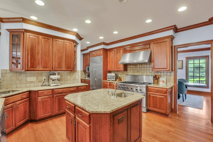 Stately Colonial Revival 25 acre estate featuring classic - photo 41