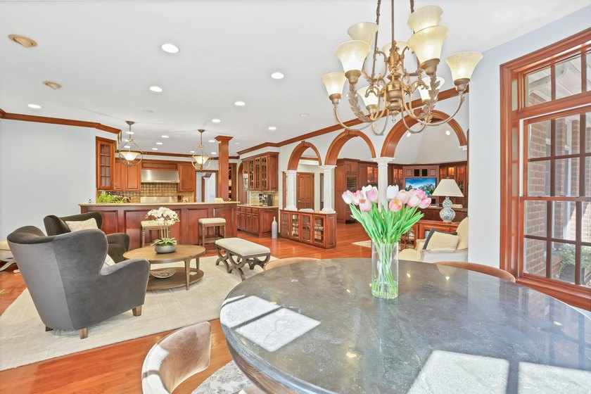 Stately Colonial Revival 25 acre estate featuring classic - photo 42