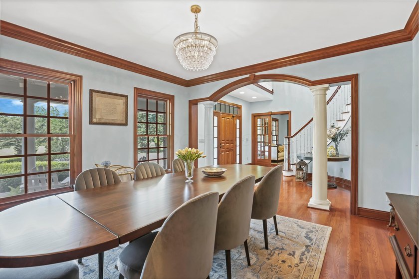 Stately Colonial Revival 25 acre estate featuring classic - photo 44