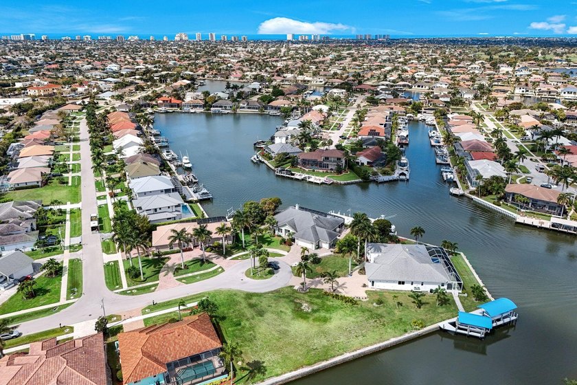 Build your dream home on this Exceptional, Waterfront Key Lot - photo 3