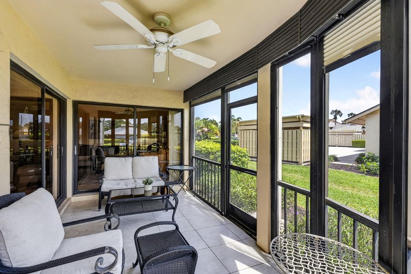 Desirable 1st floor corner unit with a beautiful lake view - photo 25