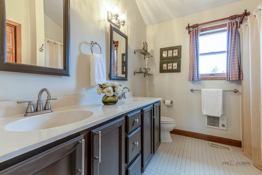 Welcome to this exceptional 3-bedroom, 2.1-bath home offering - photo 25