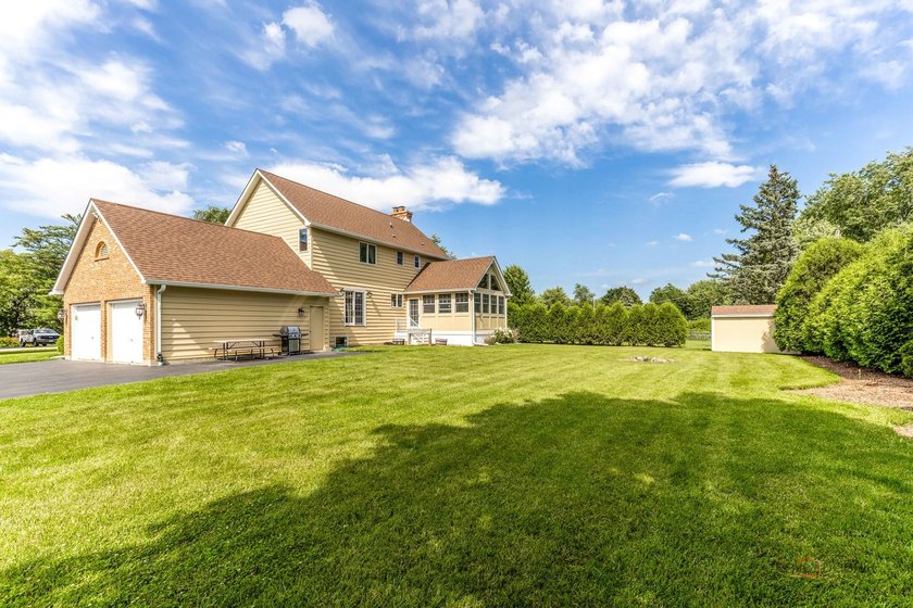 Welcome to this exceptional 3-bedroom, 2.1-bath home offering - photo 30