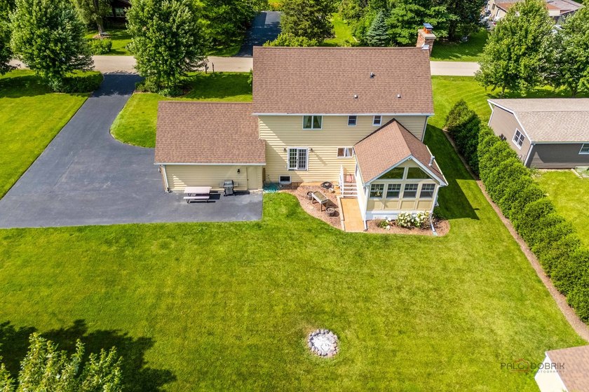 Welcome to this exceptional 3-bedroom, 2.1-bath home offering - photo 33