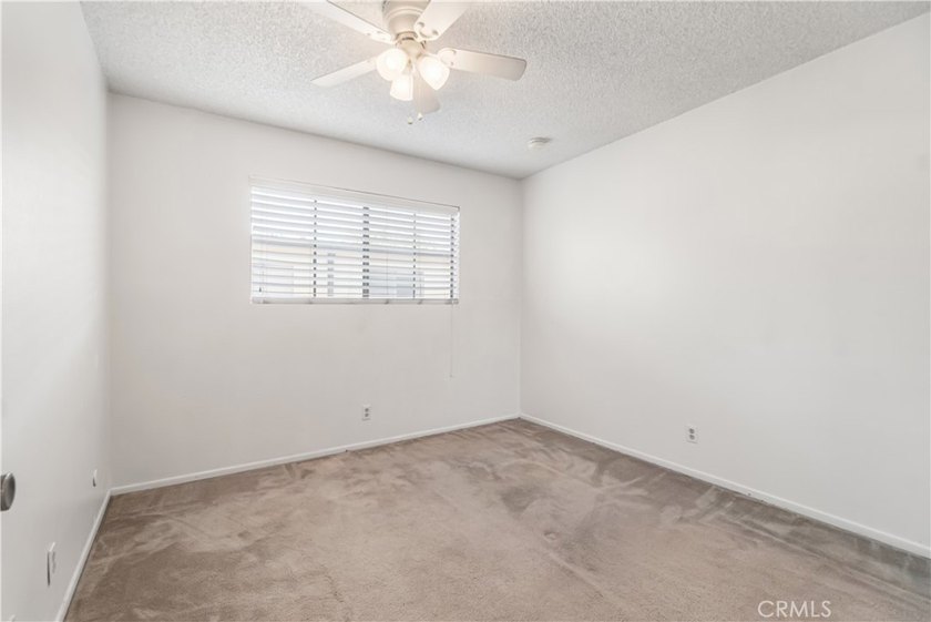 Desirable corner-unit townhome in the sought-after Camino Woods - photo 10