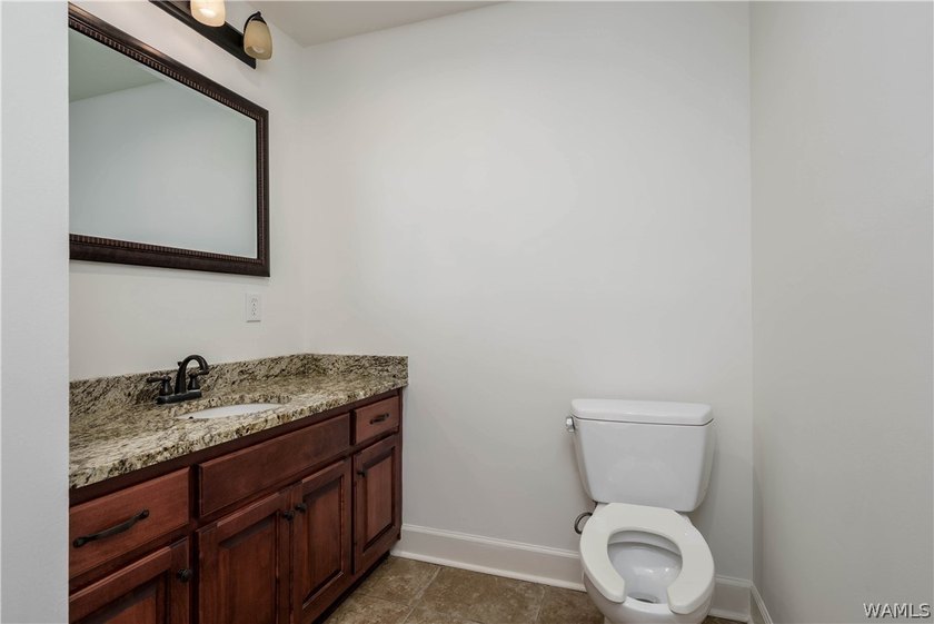 CENTRALLY LOCATED TO THE UNIVERSITY AND DOWNTOWN. OFFICE - photo 15