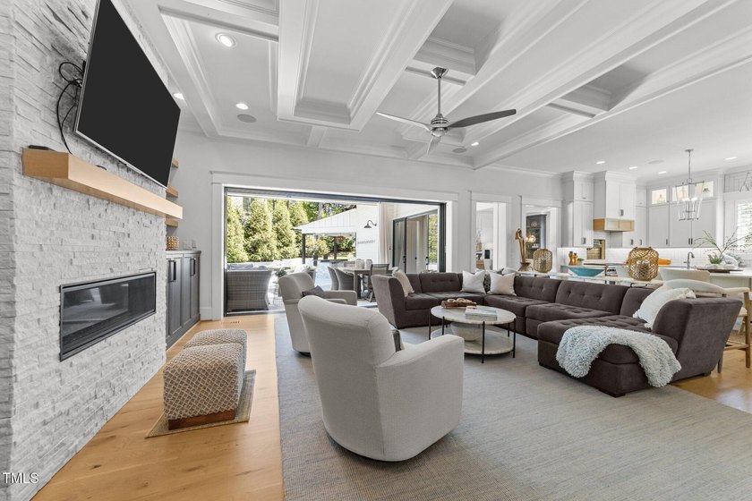 This is North Ridge's ultimate statement home, a quick stroll to - photo 7