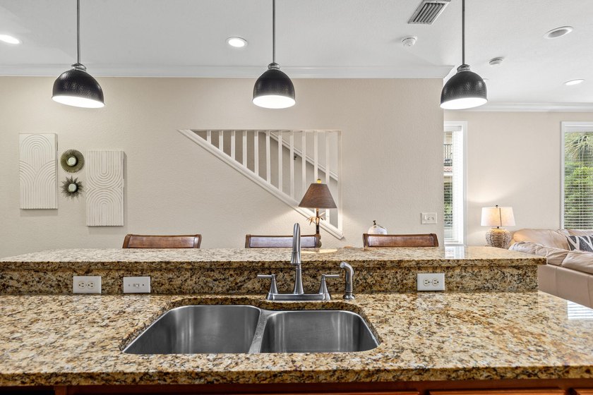 Elevate your lifestyle and investment portfolio with this - photo 15