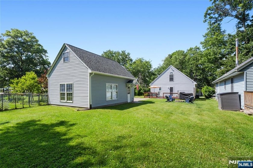 Space to breathe, land that will never change, and a home that's - photo 22