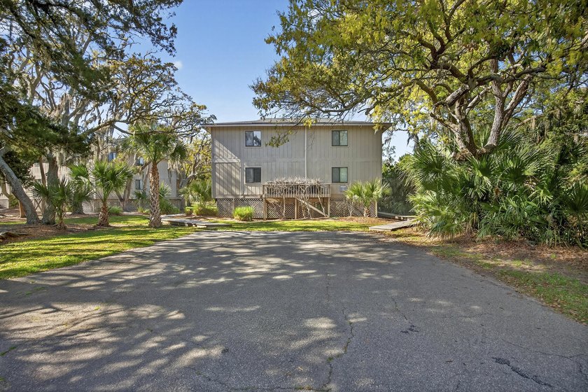 Enjoy coastal living in this beautiful fully furnished 2-bedroom - photo 24