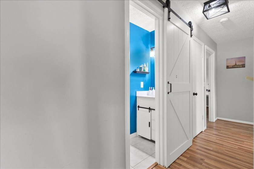 This beautiful CBS home features a 2021 metal roof, spacious - photo 28