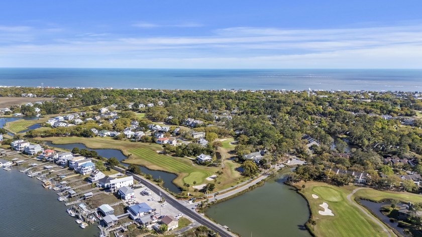 Enjoy coastal living in this beautiful fully furnished 2-bedroom - photo 29