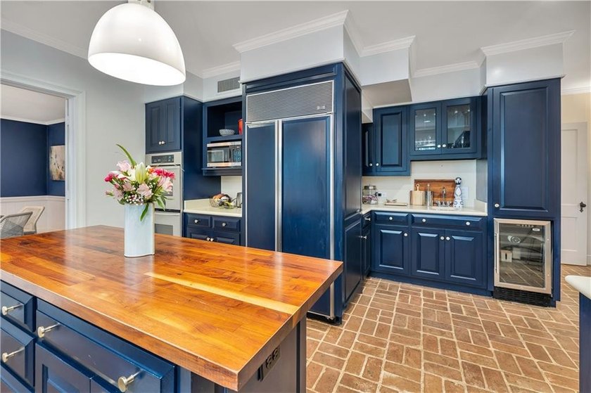 2nd home from the Ocean!!!A Charming Sea Island Cottage is - photo 7