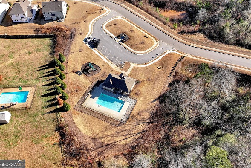 Welcome home to this stunning 5-bedroom, 3-bath home in the - photo 5