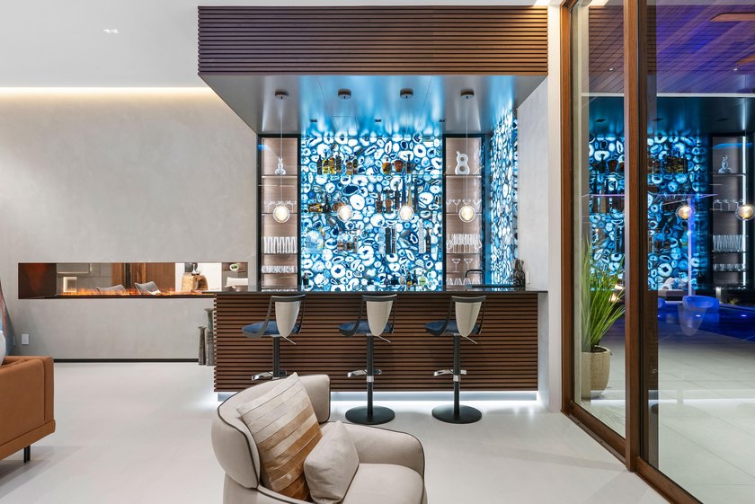 Unparalleled luxury new construction on 100' of prime - photo 12