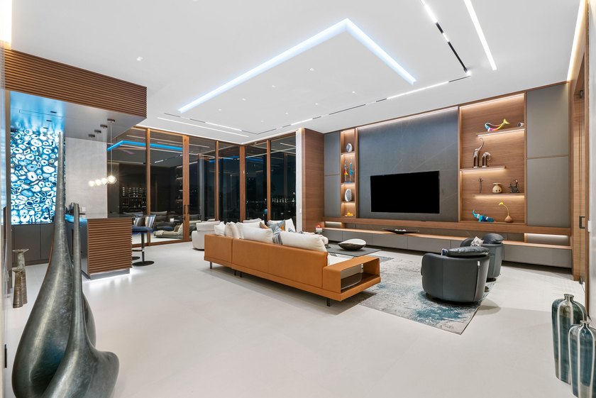 Unparalleled luxury new construction on 100' of prime - photo 13