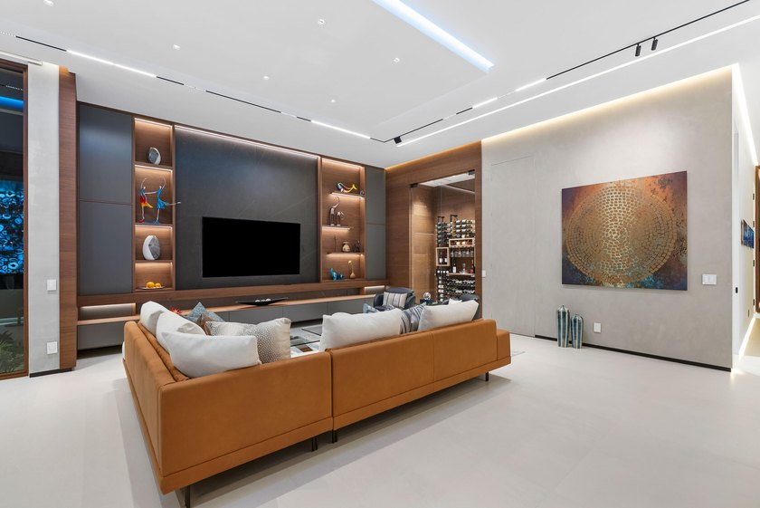 Unparalleled luxury new construction on 100' of prime - photo 15
