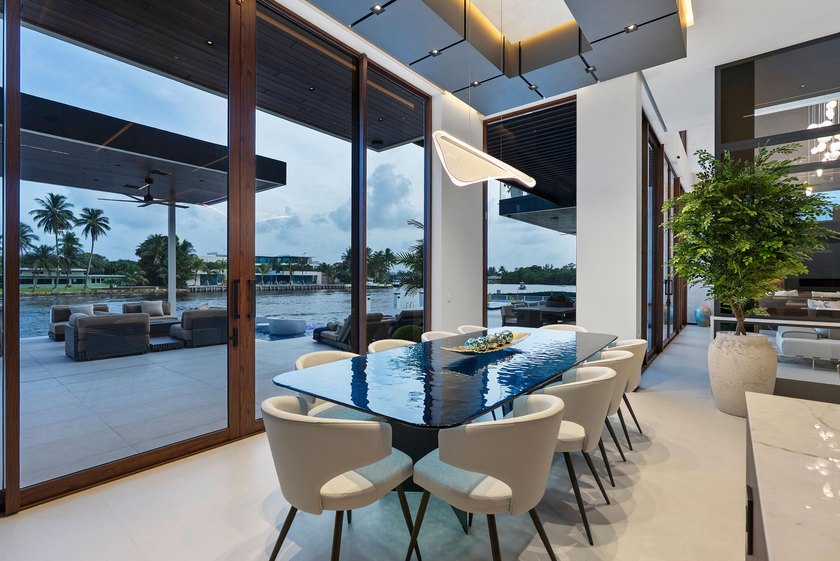 Unparalleled luxury new construction on 100' of prime - photo 21