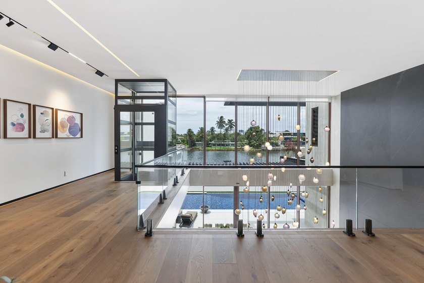 Unparalleled luxury new construction on 100' of prime - photo 34