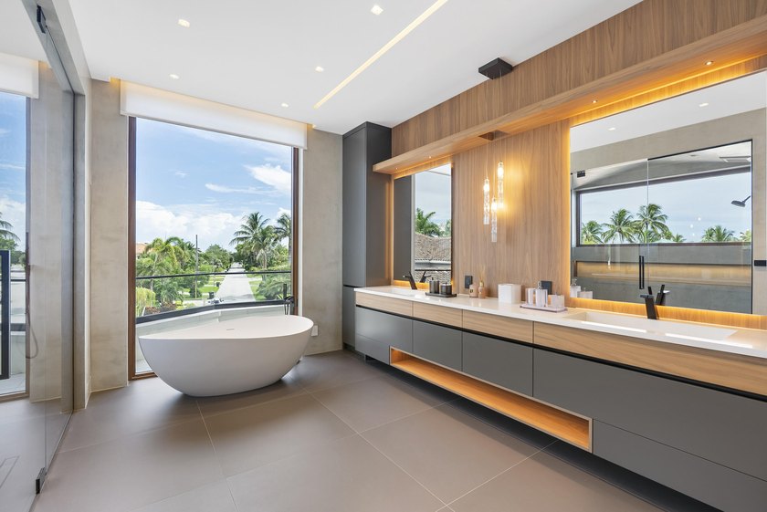Unparalleled luxury new construction on 100' of prime - photo 50