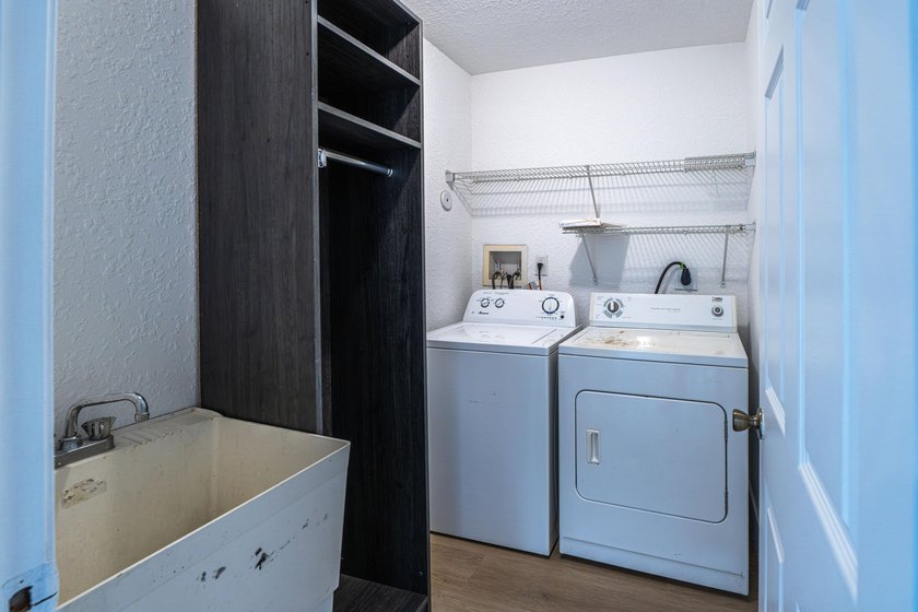 Fully remodeled apartment featuring top-of-the-line custom - photo 13