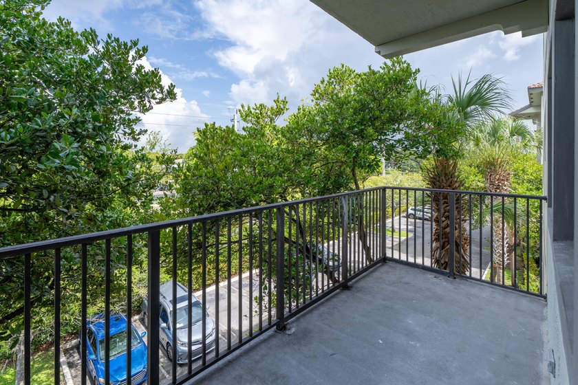 Fully remodeled apartment featuring top-of-the-line custom - photo 19