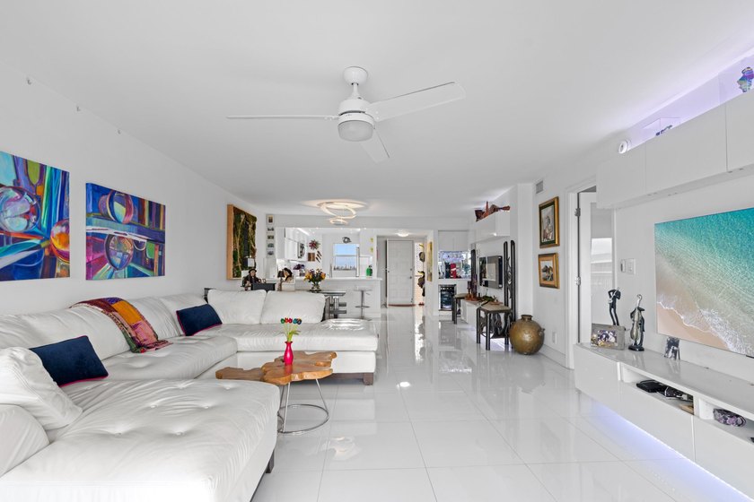 ABSOLUTELY GORGEOUS WATERFONT CONDO | PRESTIGIOUS 55+ HILLSBORO - photo 4