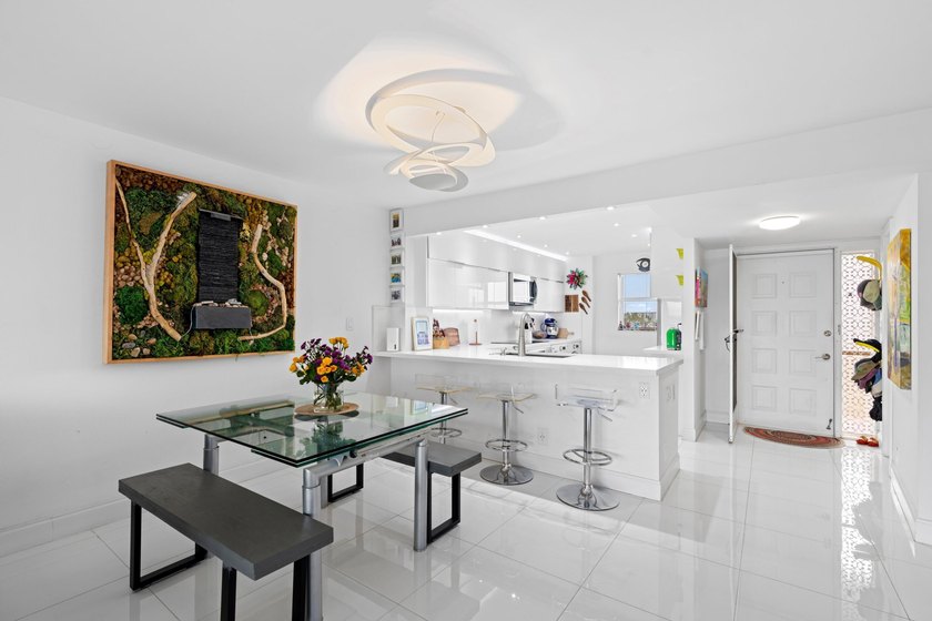 ABSOLUTELY GORGEOUS WATERFONT CONDO | PRESTIGIOUS 55+ HILLSBORO - photo 7