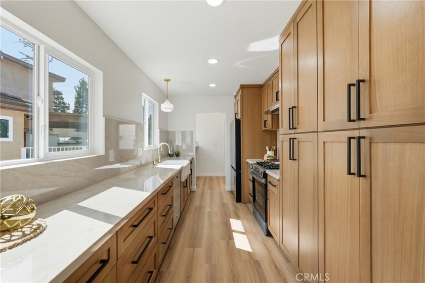 Welcome to 6926 e Peabody. Step inside to appreciate its - photo 13
