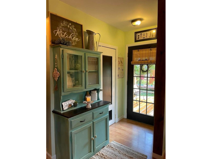 Cozy cottage located at Lake Malone !! This rare find has 3 - photo 18