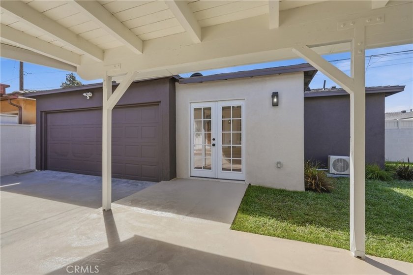 Welcome to 6926 e Peabody. Step inside to appreciate its - photo 31
