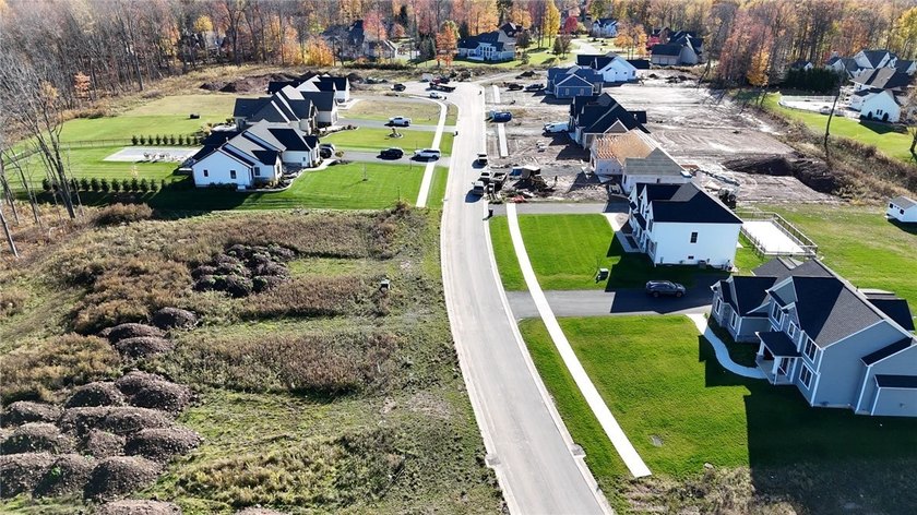 To celebrate the final phase of Willow Pointe, Manenti Custom - photo 3