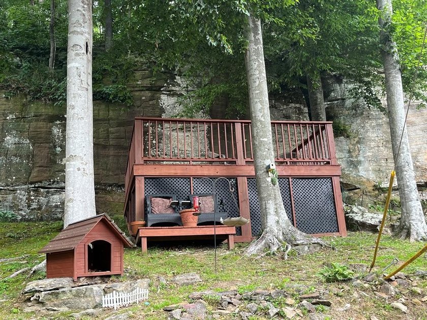 Cozy cottage located at Lake Malone !! This rare find has 3 - photo 40