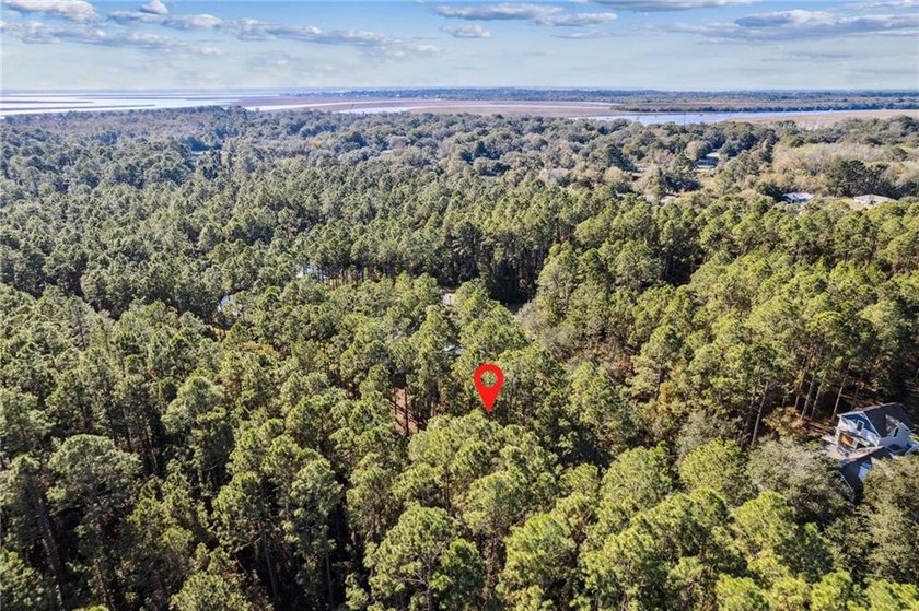 Nestled within the prestigious gated community of Cumberland - photo 8