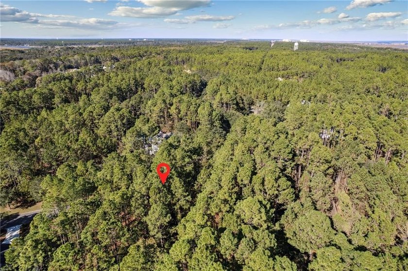 Nestled within the prestigious gated community of Cumberland - photo 10