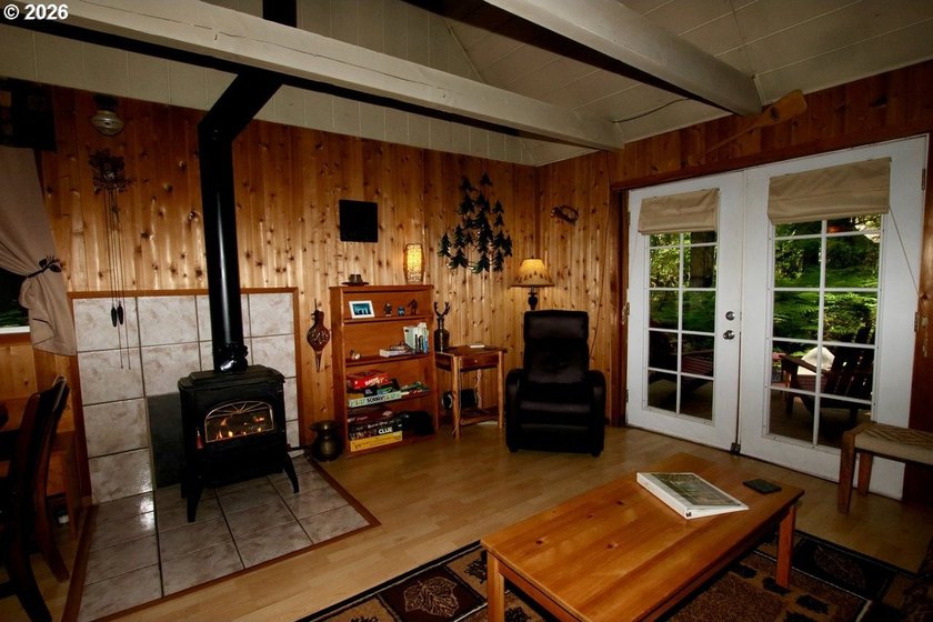 Welcome to this beautifully maintained and thoughtfully updated - photo 8