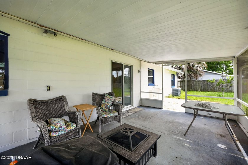 Charming 2-bedroom, 1-bath ranch-style home, w/an oversize 2 car - photo 14