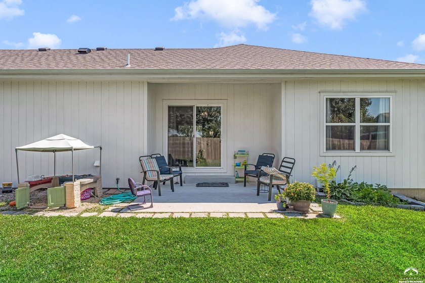 A beautifully designed ranch home located on a spacious lot in - photo 20