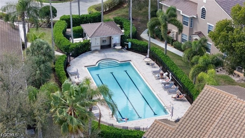 Furnished 2 bed + den condo in Parker Lakes with private views - photo 21