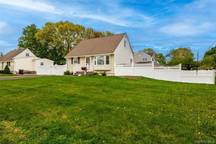 Welcome to this beautifully maintained and thoughtfully updated - photo 23