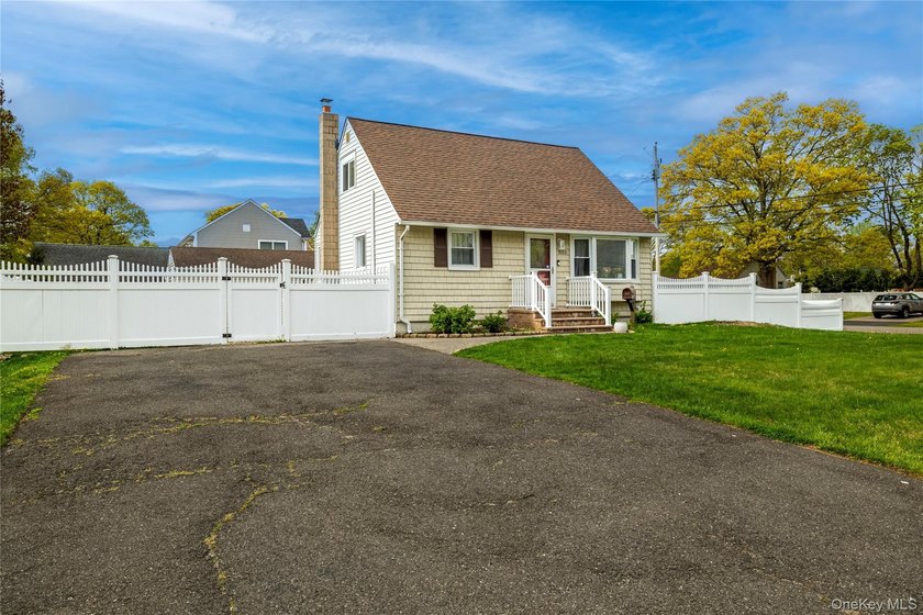 Welcome to this beautifully maintained and thoughtfully updated - photo 26