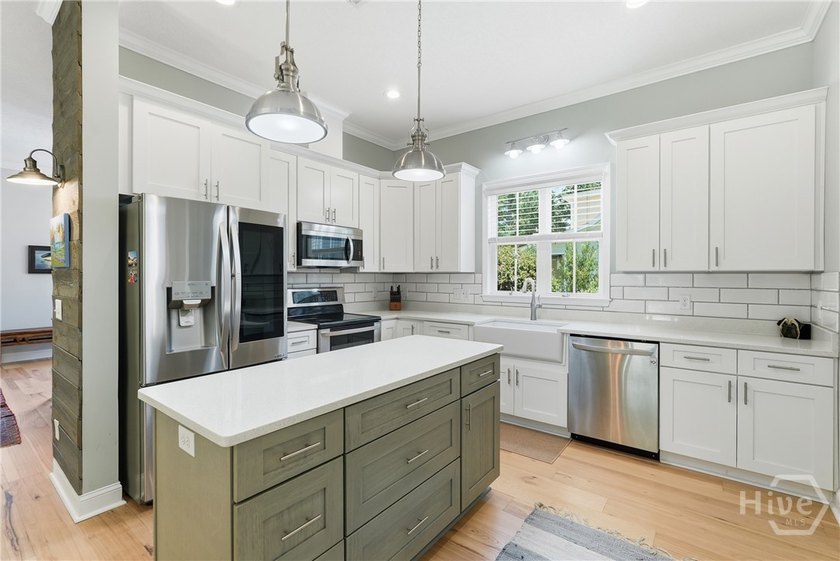What a gem! On half an acre, this coastal cottage has all you - photo 3