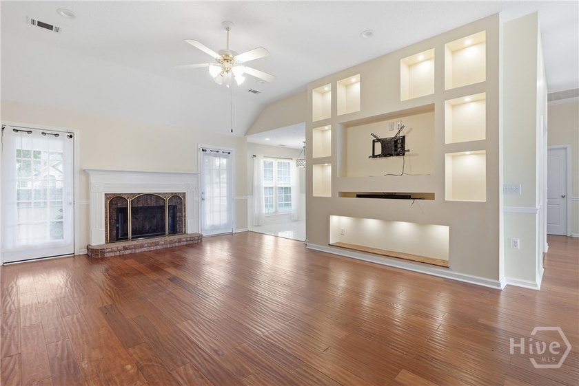 This beautifully maintained 3-bedroom, 2 bath Ranch Home is - photo 3