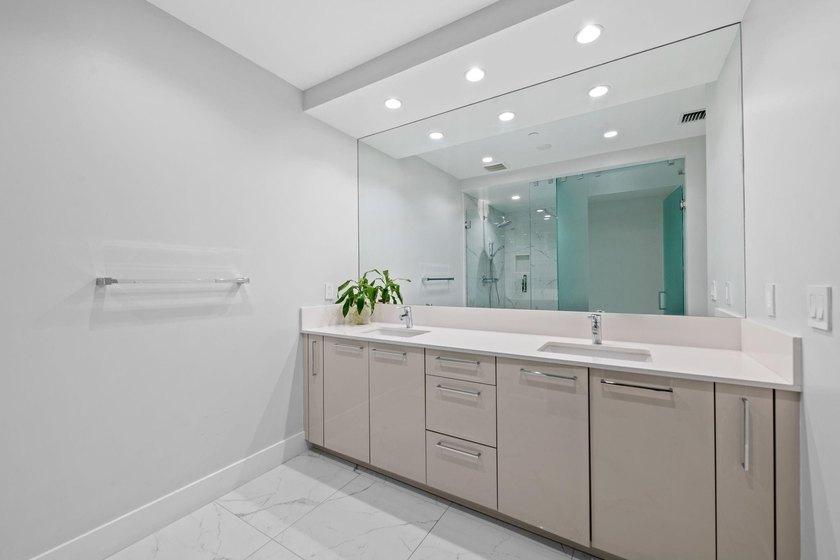 Best Value in the Building! Experience vibrant downtown living - photo 21