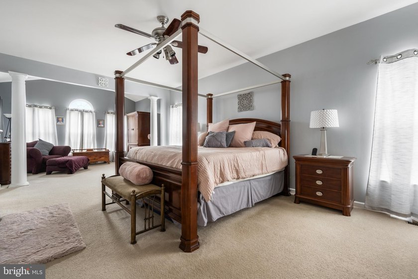 MOVE RIGHT IN, this spacious and contemporary four-bedroom home - photo 23