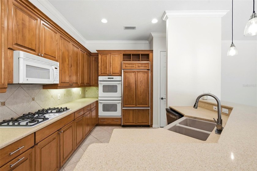 Welcome to luxury living in the prestigious Country Club at - photo 31