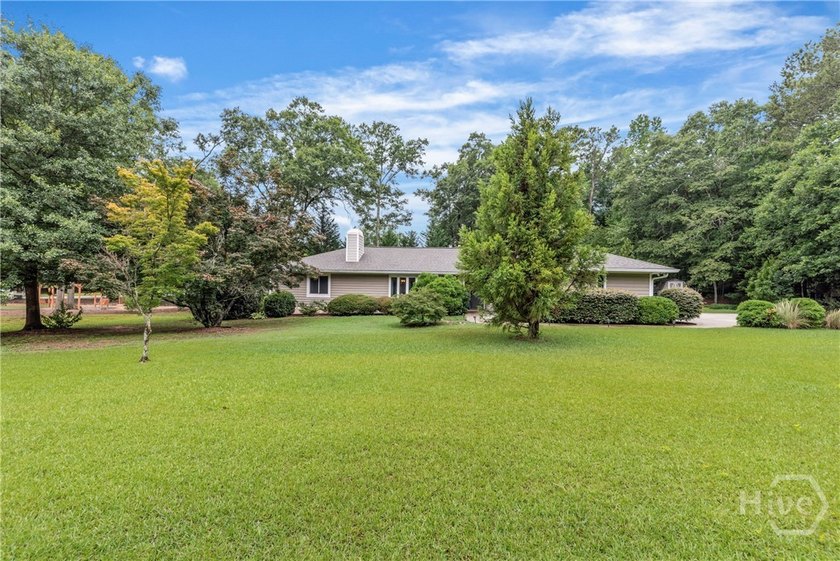 Welcome home to this beautifully remodeled 3-bedroom, 2-bath - photo 2