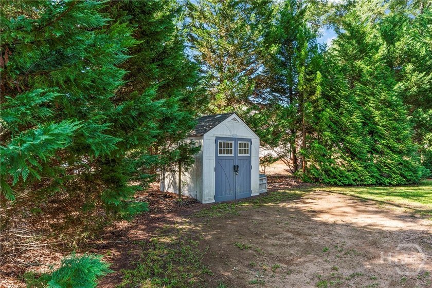 Welcome home to this beautifully remodeled 3-bedroom, 2-bath - photo 7